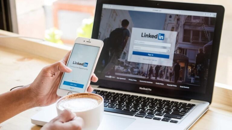 How to Use LinkedIn to Complement Your CV and Resume - Professional CV ...