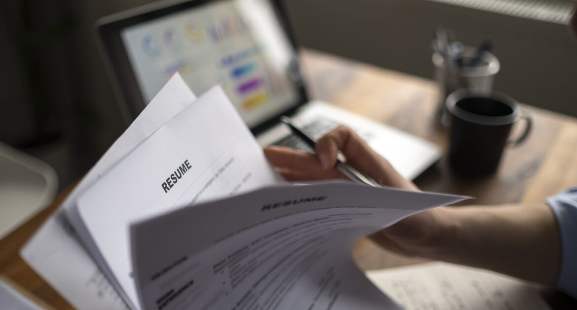 How Do I Tailor a Resume to a Job Description Effectively